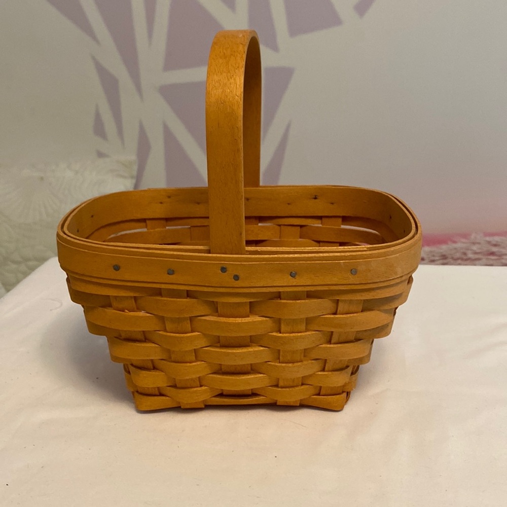 2001 Longaberger Basket.